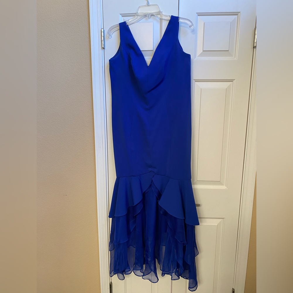 Beautiful blue Carmen Marc Valvo dress